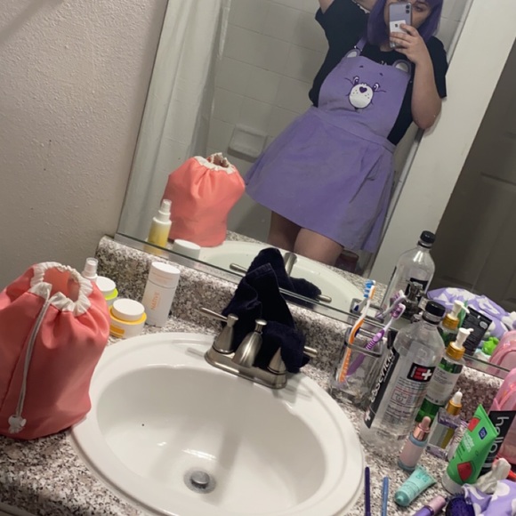 hi! I’m Jade ❤️🧡💛💚💙💜 - Picture 5 of 6